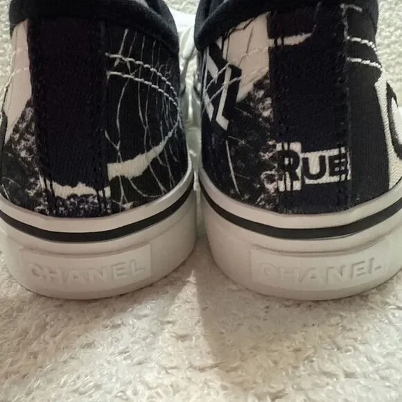 Chanel Sneakers Color White And Black Size 38 - Picture 5 of 9